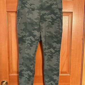 All in Motion Green Camouflage Woman’s Leggings
